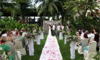 lily-pond-garden-wedding