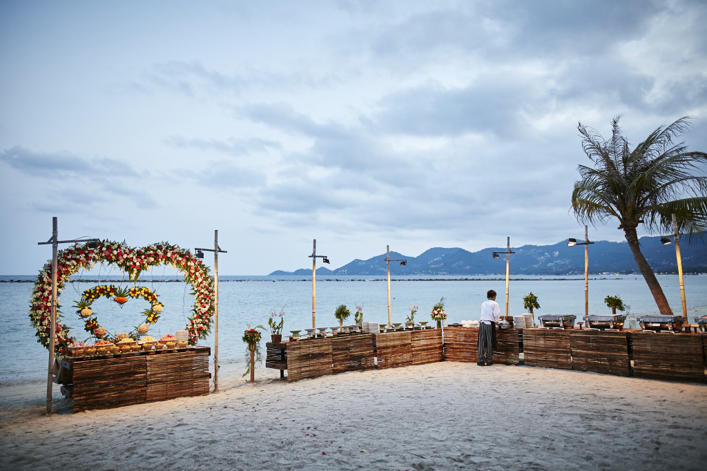 Thailand beach wedding dinner